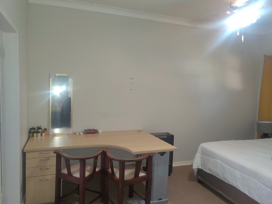 4 Bedroom Property for Sale in Heuwelsig Northern Cape